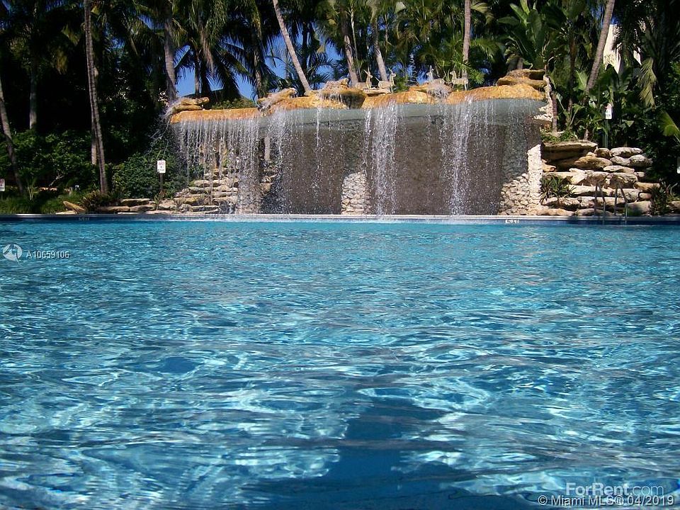 2nd image of 9501 Fontainebleau Blvd