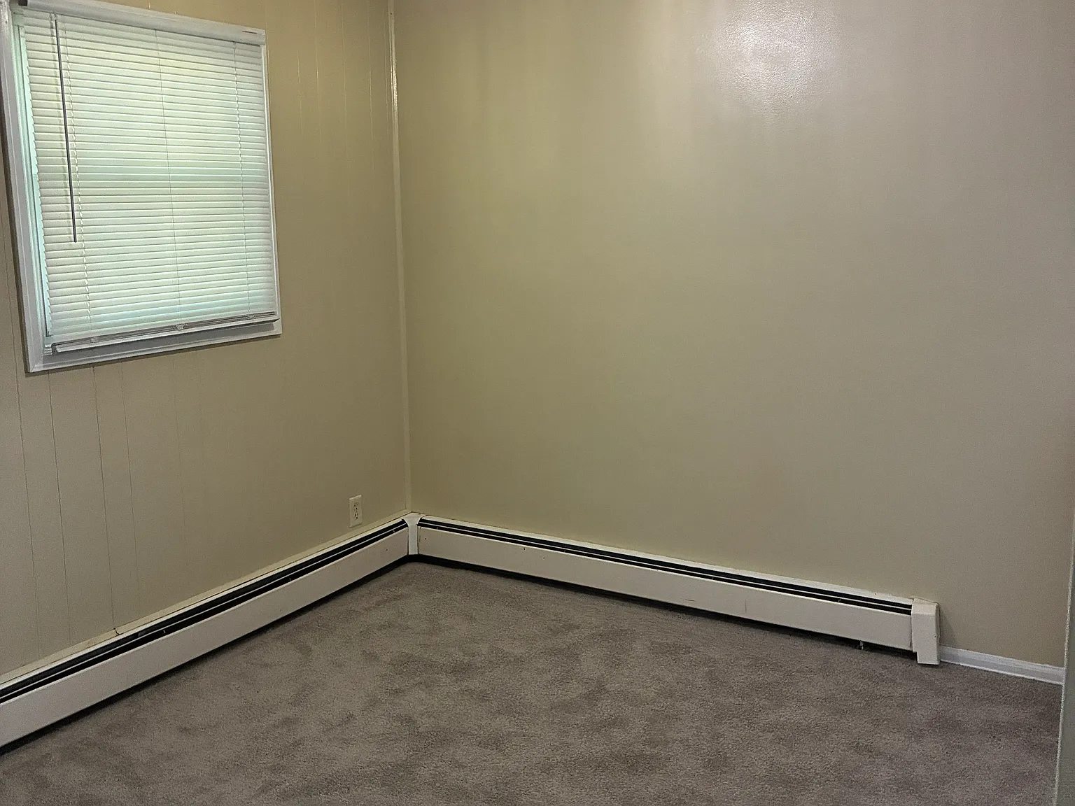2 bed, 990 sqft, $950 — Photo 3