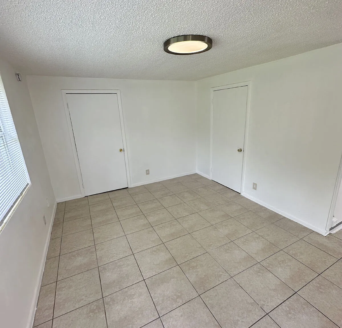 1 bed, 1.0 bath, $950 — Photo 3