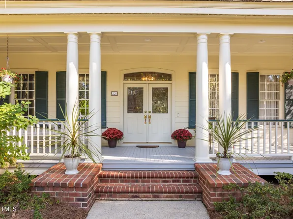 304 Chalon Dr, Cary, NC 27511