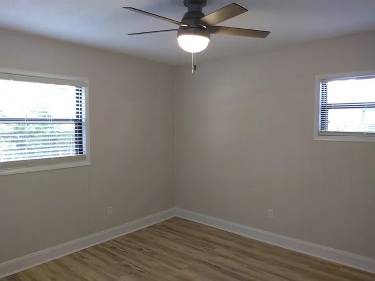 143 Edward Cir — Photo 12