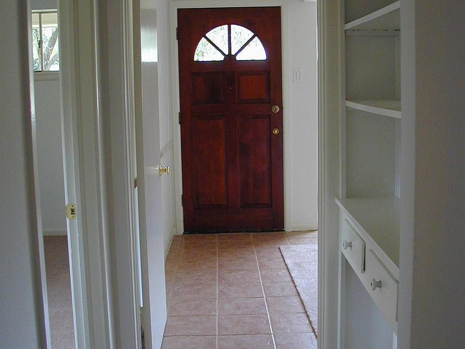 1st image of 705 Hyde Park Dr