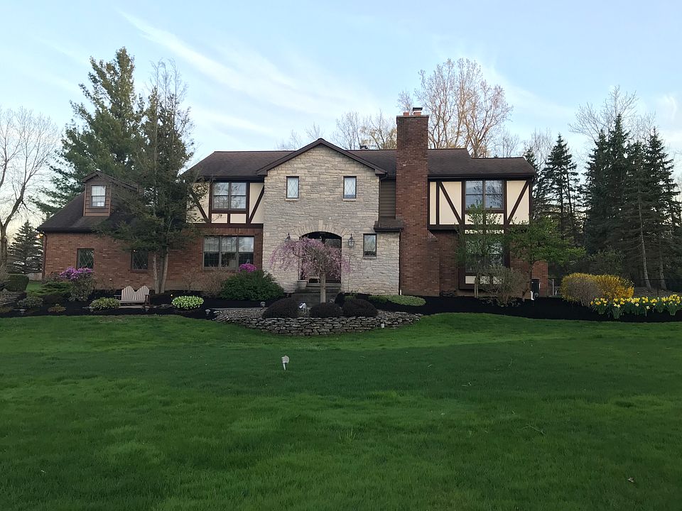 1st image of 9245 Hunt Club Ln