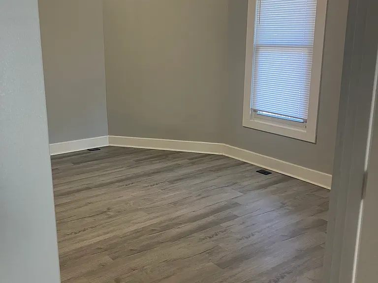 312 Johnson St — Photo 8