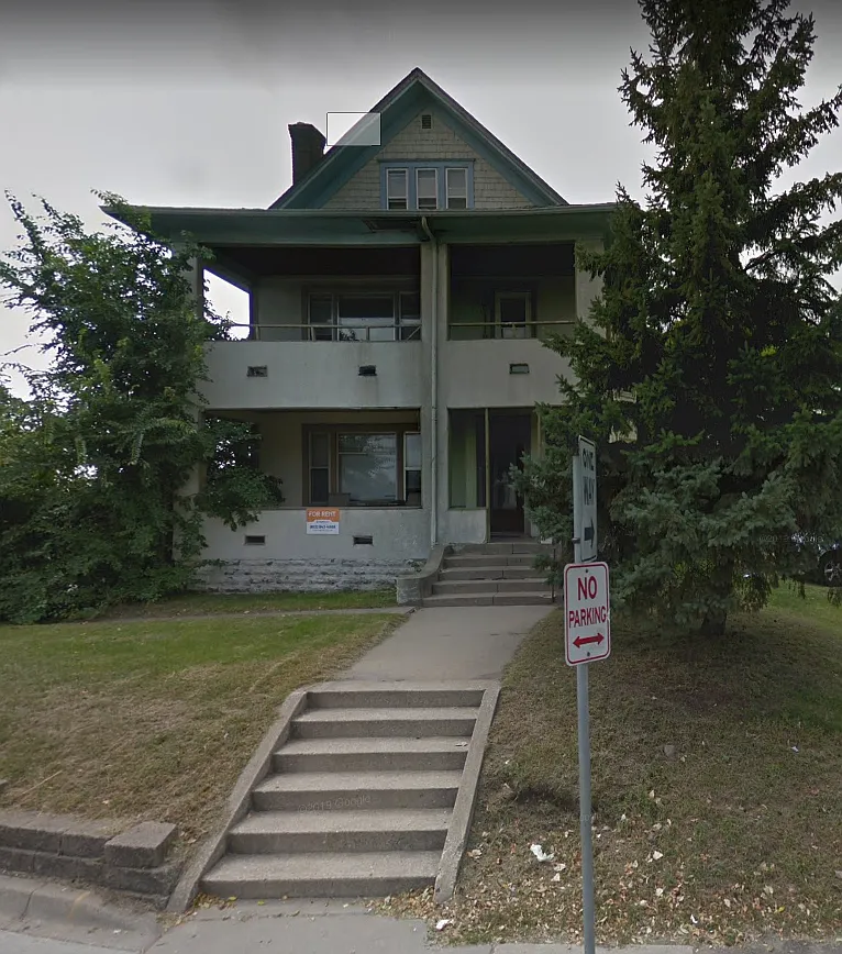 5 bed, $2,300 — Photo 1