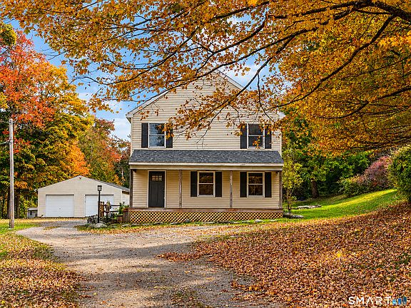 3rd image of 28 Curtiss Hill Road