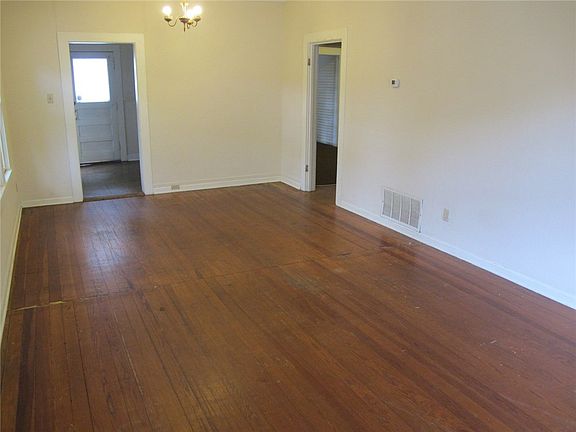 3rd image of 4509 Avenue H APT A