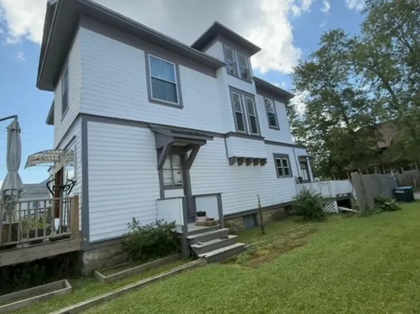 77 Onota St, Pittsfield, MA 01201
