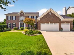 947 Crown Pointe Estates Dr, Wildwood, MO 63021