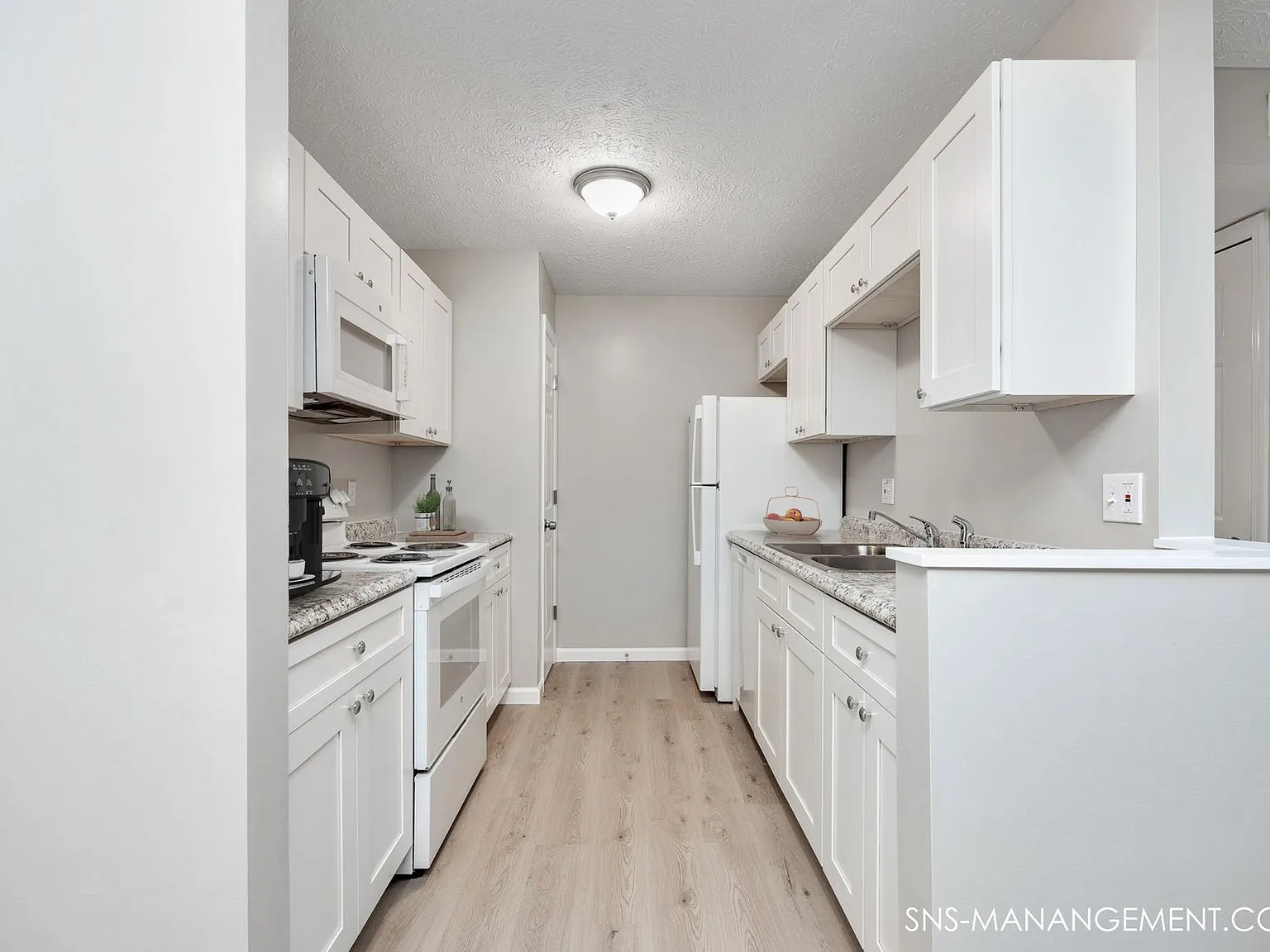 Savannah Heights — Photo 2