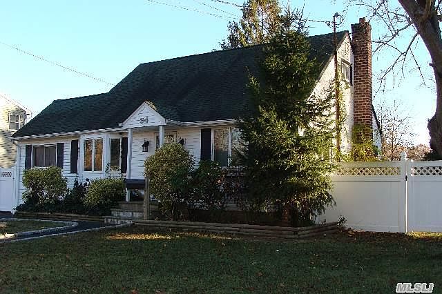 1st image of 94 Wantagh Ave