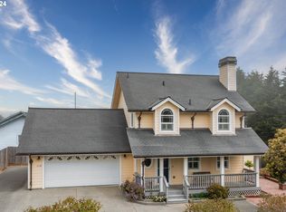 1118 Easy St, Brookings, OR 97415