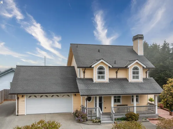 1118 Easy St, Brookings, OR 97415