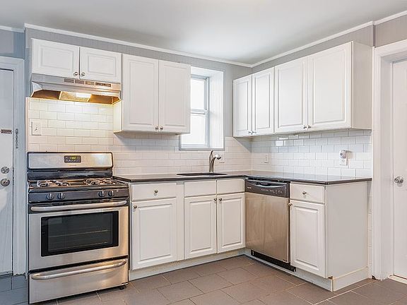 4th image of 1043 Broadway
