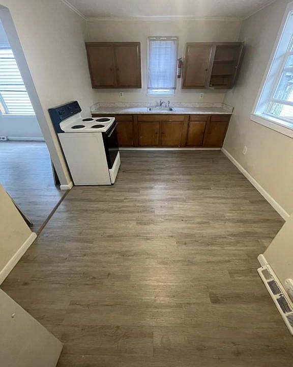 2nd image of 22A Reid St #1R