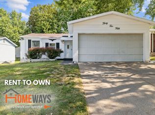 3250 Greenway Chase Dr, Florissant, MO 63031
