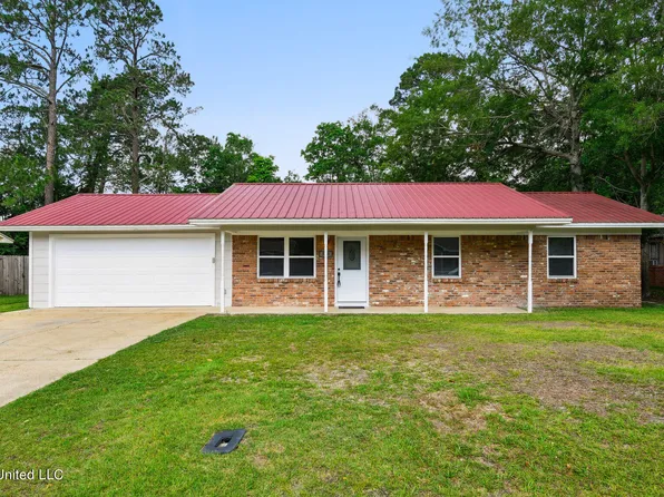 306 Mincheck Rd, Ocean Springs, MS 39564