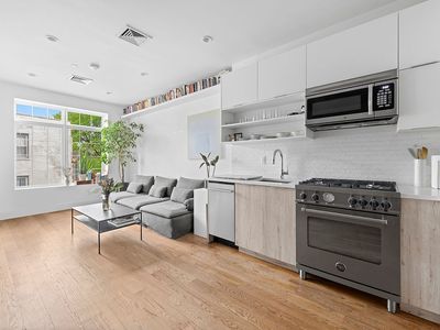 337 Nostrand Ave APT 302B, Brooklyn, NY, 11216
