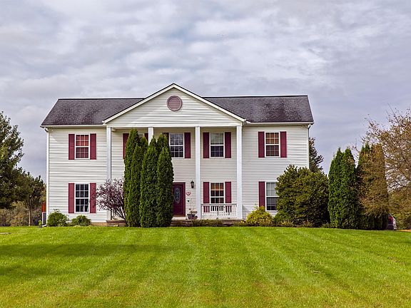 2nd image of 5840 Lake Dr