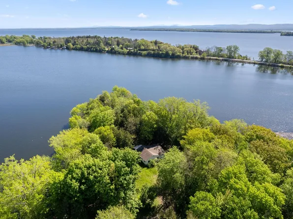414 Green Point Road, North Hero, VT 05474