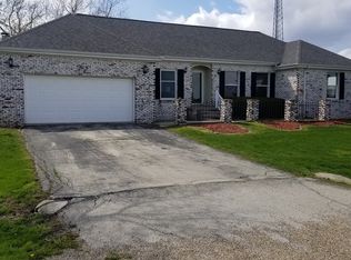 9 Hayes Dr, Danvers, IL 61732