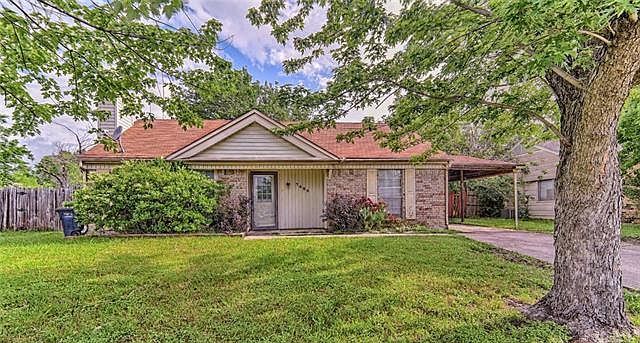 1st image of 7425 Canoga Cir