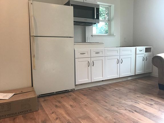 2nd image of 315 Lincoln Ave Unit B
