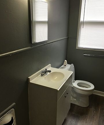 4th image of 435 Eleanor Ave