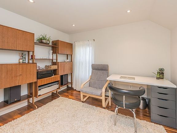 2nd fl - office/3rd bedroom