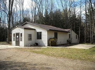 N4489 E Campfire Rd, Leopolis, WI 54948
