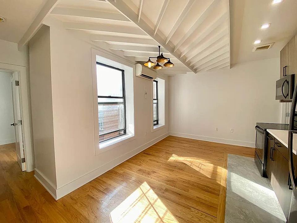 1st image of 930 De Kalb Ave #205