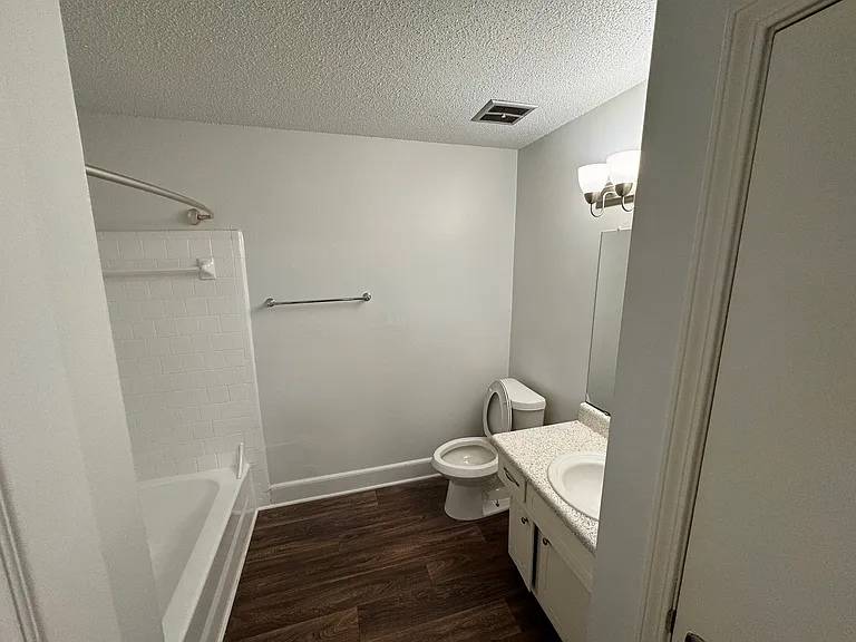Hunting Ridge Apartments — Photo 27