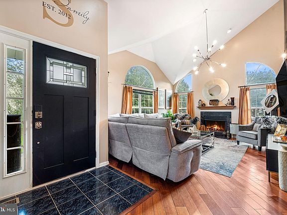 4th image of 37 Wesley Ln