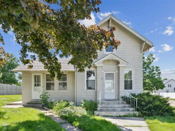 109 NW West St, Blairstown, IA 52209