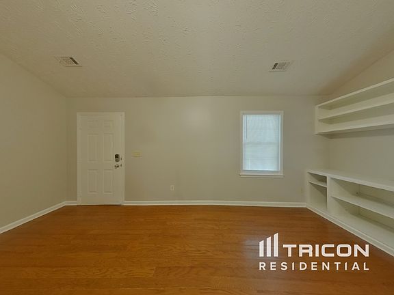 2nd image of 360 Christian Woods Dr SE