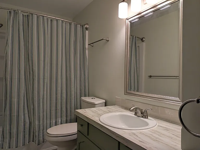 2408 S Gladys Ave — Photo 24