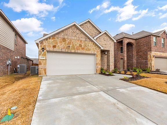 2nd image of 3920 Oak Creek Cir