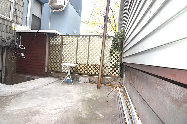 Rented by The Agency | media 17