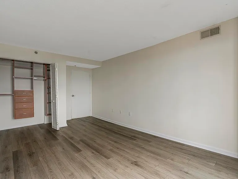 700 1st St #8F — Photo 16