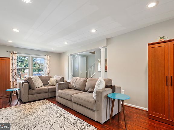 3rd image of 4507 Airlie Way