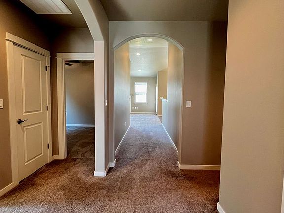 3rd image of 6112 Cottonwood Loop