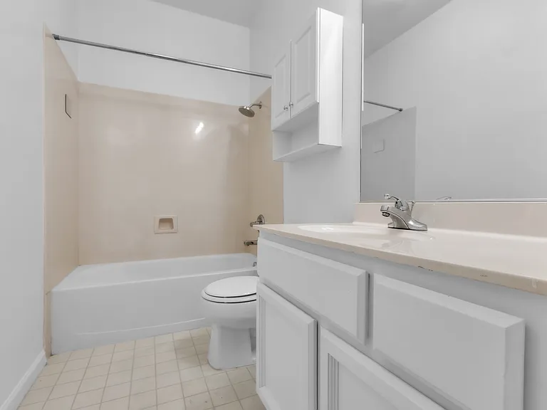 1909 Lindsay Dr — Photo 7