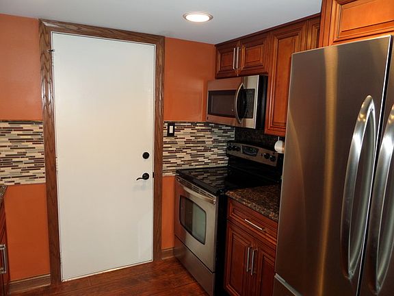 4th image of 9960 Franchesca Ct APT 2A