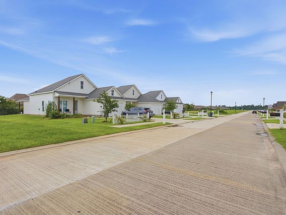 4th image of Lakewood Pointe 11 Ln
