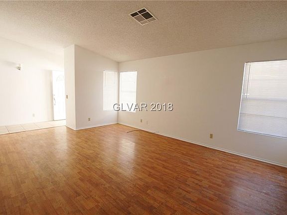 5th image of 1434 Pleasant Brook St