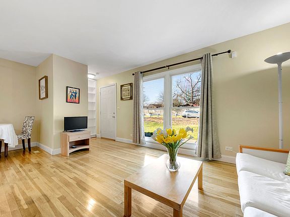 4th image of 1034 Ashton Ct