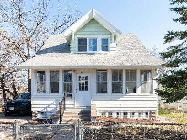 211 Morton St E, Saint Paul, MN 55107