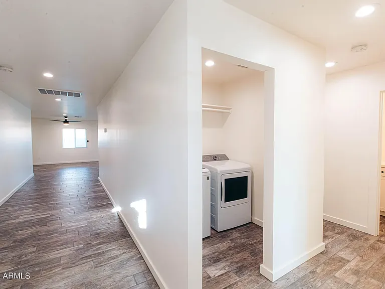 1619 S 15th Ave — Photo 4