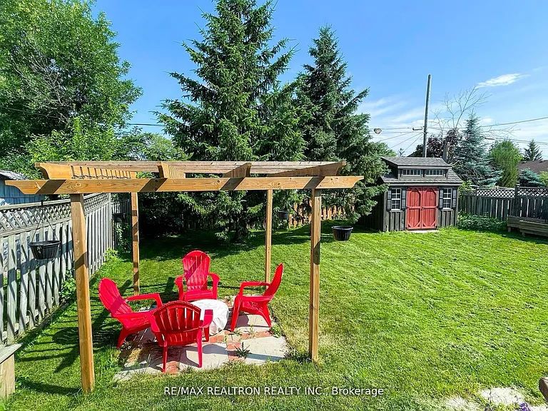 298 Glenwoods Ave — Photo 14