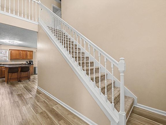 5th image of 987 Echo Ridge Dr